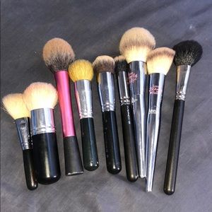9 Make Up Brushes